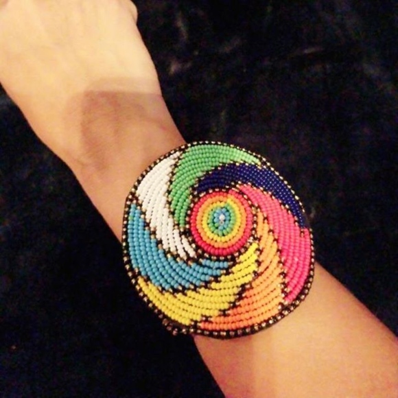 Beaded cuff - Picture 2 of 4